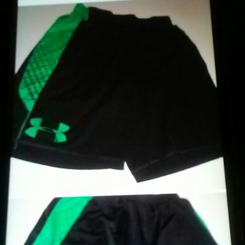 UNDERARMOUR SHORTS. SP